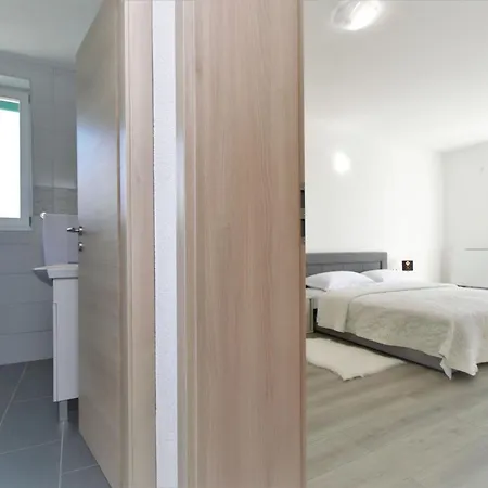 Skelin By Interhome