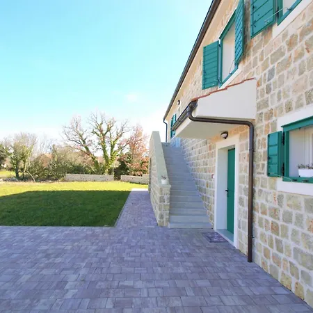 Skelin By Interhome Prázdninový dům Drinovci